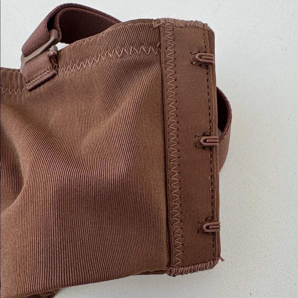 SKIMS Molded Bra - Brown/Mocha 32DD - Picture 6 of 6
